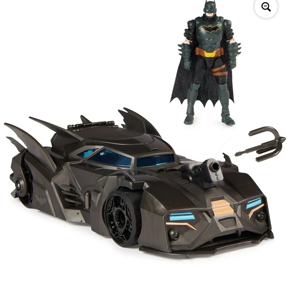 DC Comics: Crusader Batmobile Playset with Exclusive 4-inch Batman Figure